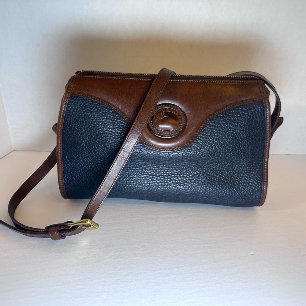 Vintage Dooney & Bourke Crossbody